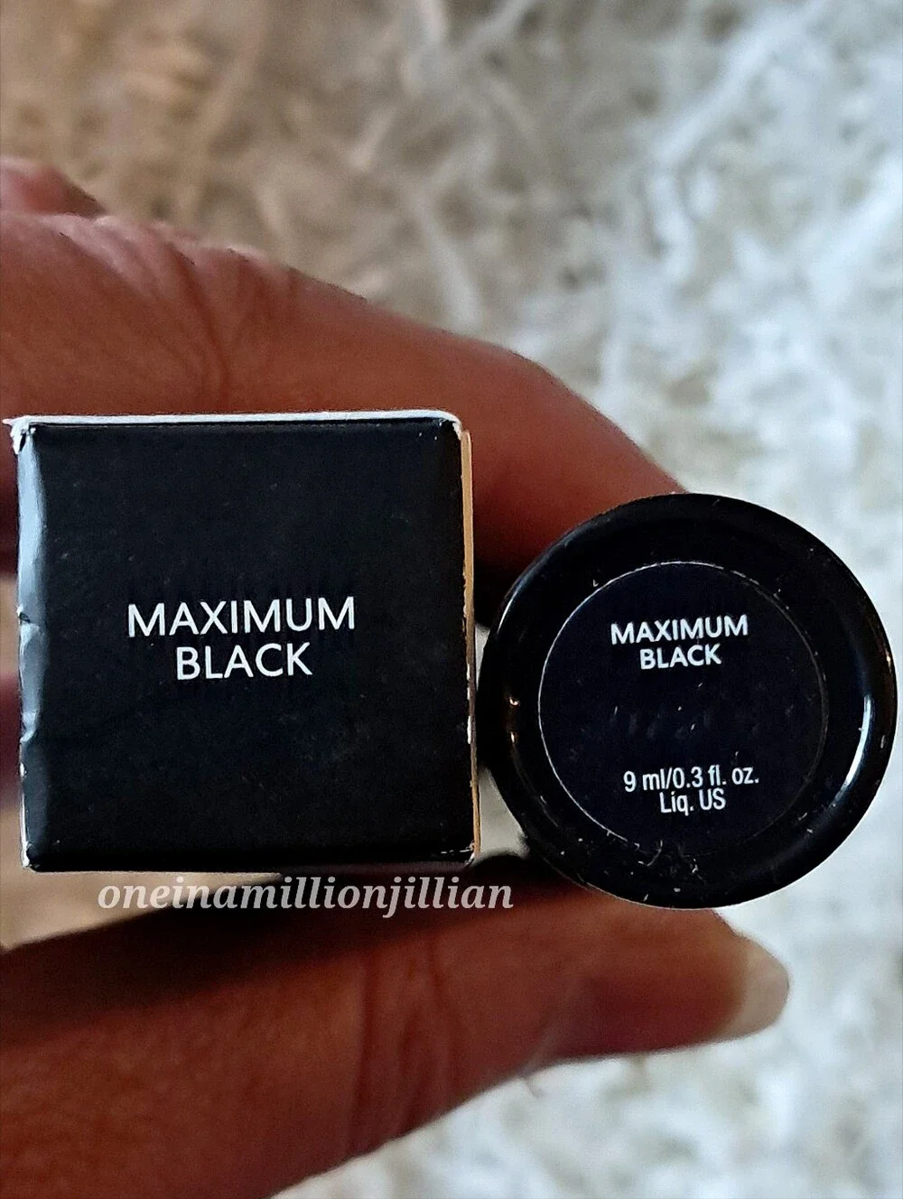 bareMinerals Maximist Phyto-Fiber Volumizing Mascara - Black